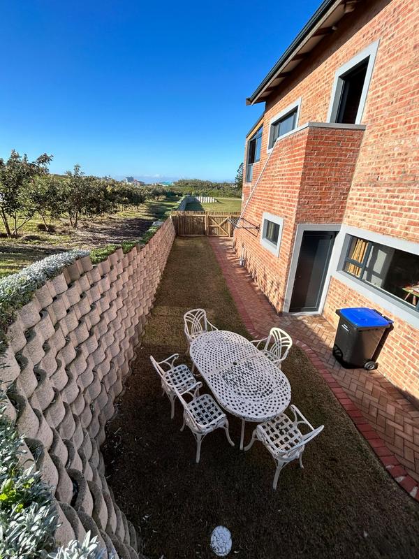 To Let 1 Bedroom Property for Rent in Cape St Francis Eastern Cape